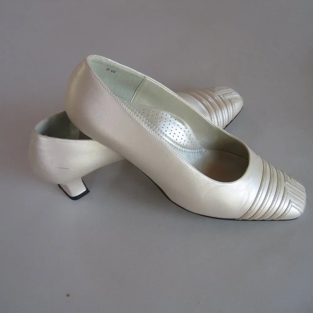 Vintage 1990s PROXY beige - fluor Sela taupe low heel pumps size 9 W